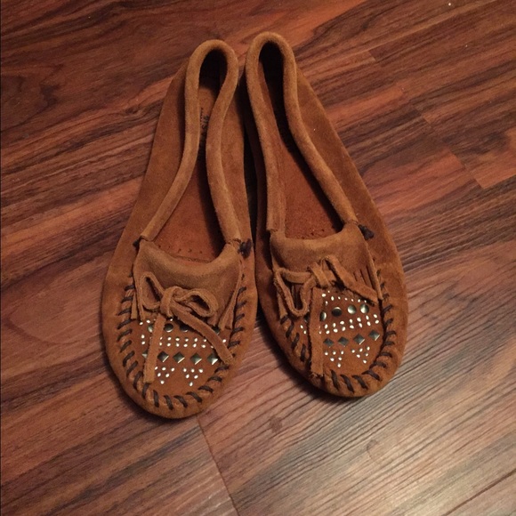 NWOT Minnetonka Brown Moccasins - Picture 2 of 3