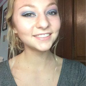 Meet your Posher, Hollyn