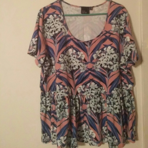 🚫Sold in a bundle🚫 ASOS Curve Floral Peplum Top - Picture 3 of 3