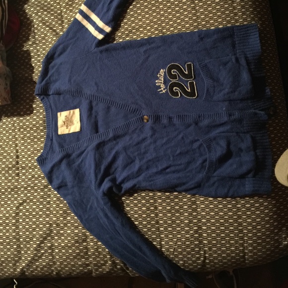 Hollister quarter length sweater