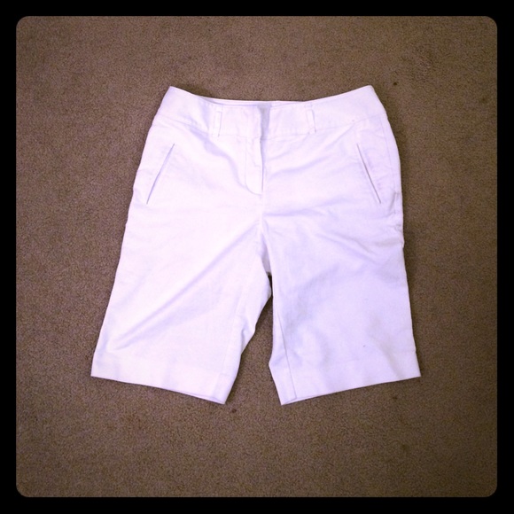 Mid-rise Bermuda shorts