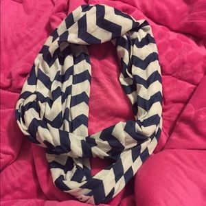 *LAST CHANCE MAKE AN OFFER* Lightweight scarf