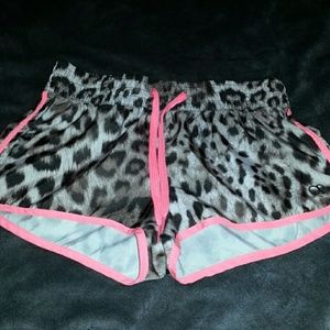 OP Small leopard and neon pink shorts