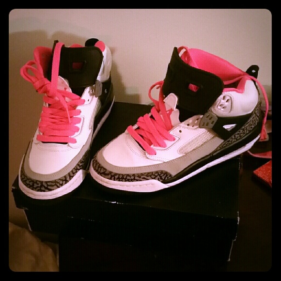 Jordan spikies 6y .8 in women like new