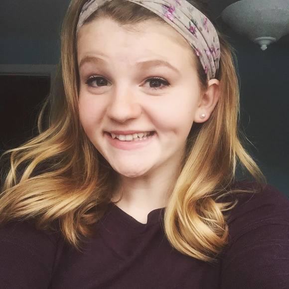 Meet your Posher, Amber - Picture 1 of 1