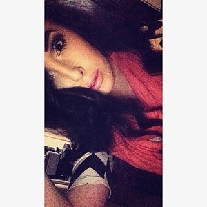 Meet your Posher, Darbi