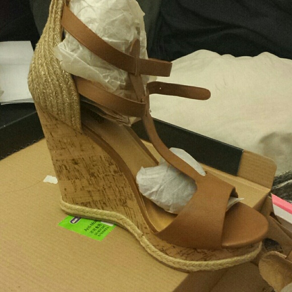 Brand new peep toe platform heels