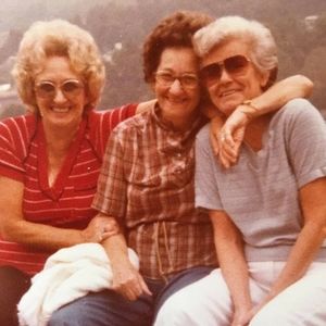 Meet your Posher, Denise