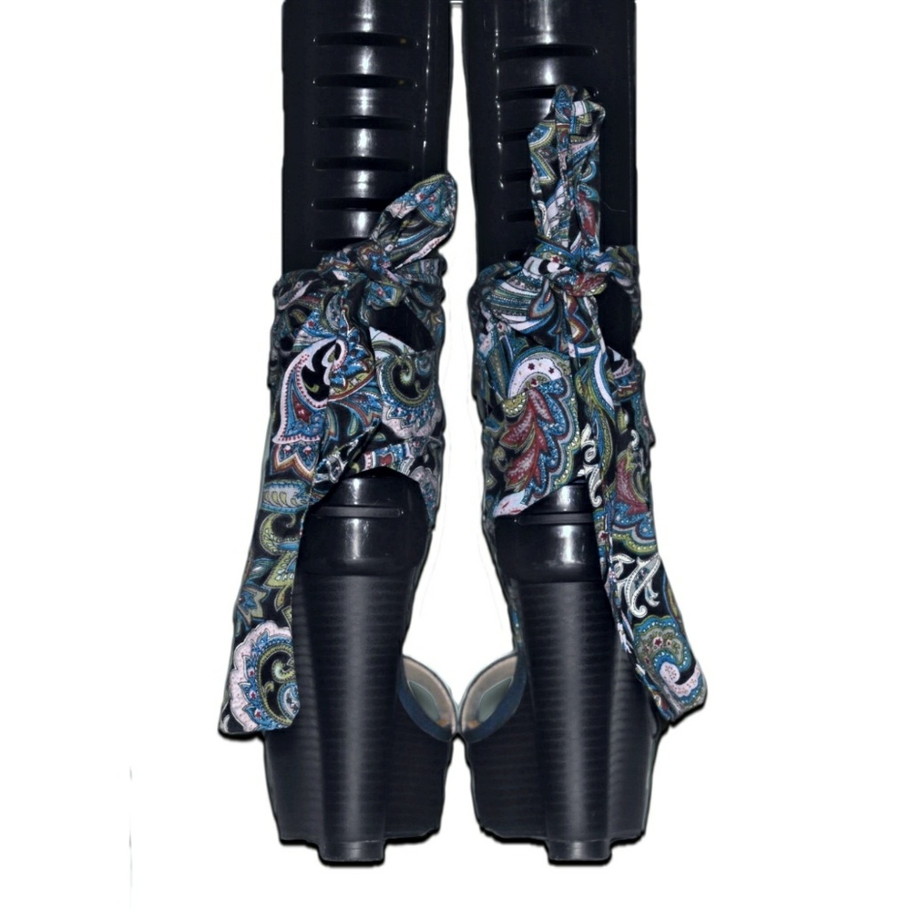 GORGEOUS Paisley Print Ribbon Wrap-tie Wedges! - Picture 2 of 5