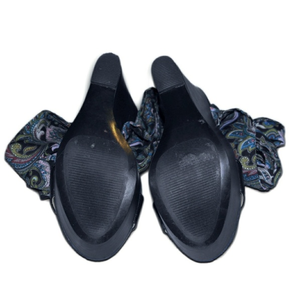 GORGEOUS Paisley Print Ribbon Wrap-tie Wedges! - Picture 4 of 5