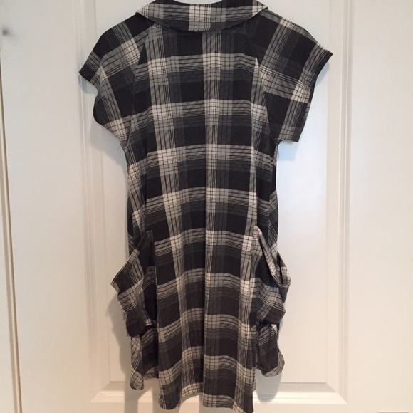 BDG Gray Short Sleeve Flannel Vest from UO - Picture 2 of 3