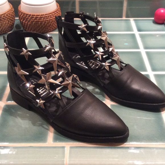 EEIGHT black star boots