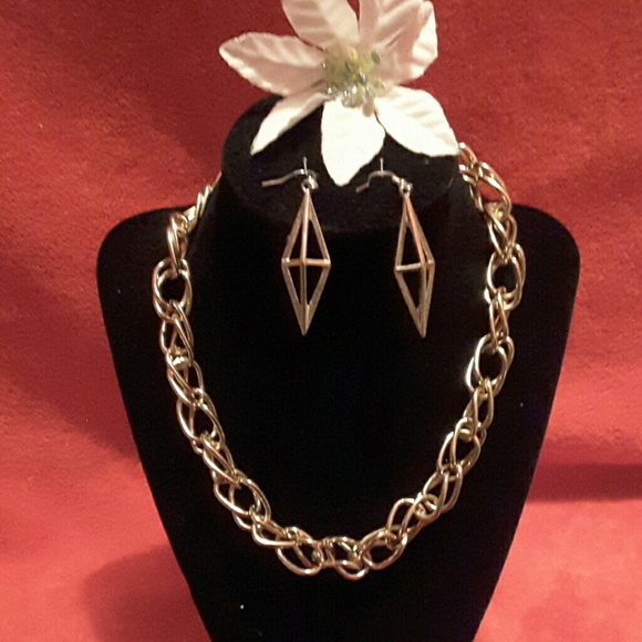 Silver tone Necklace And Earrings set