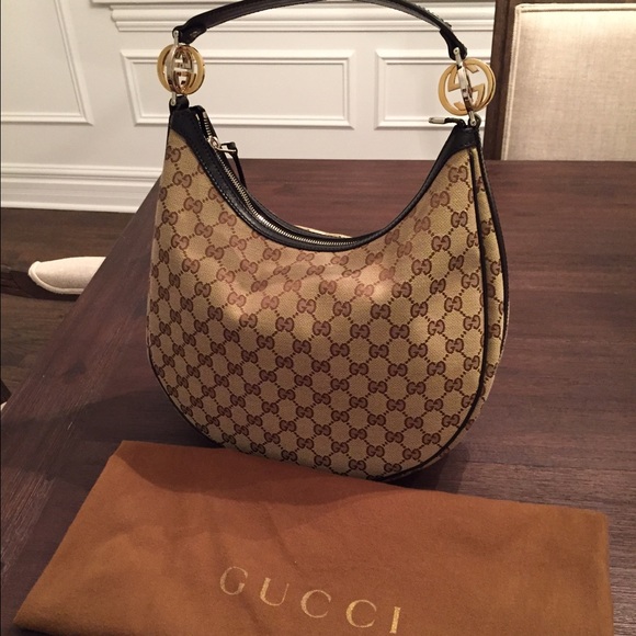 Gucci Handbags - Gucci purse