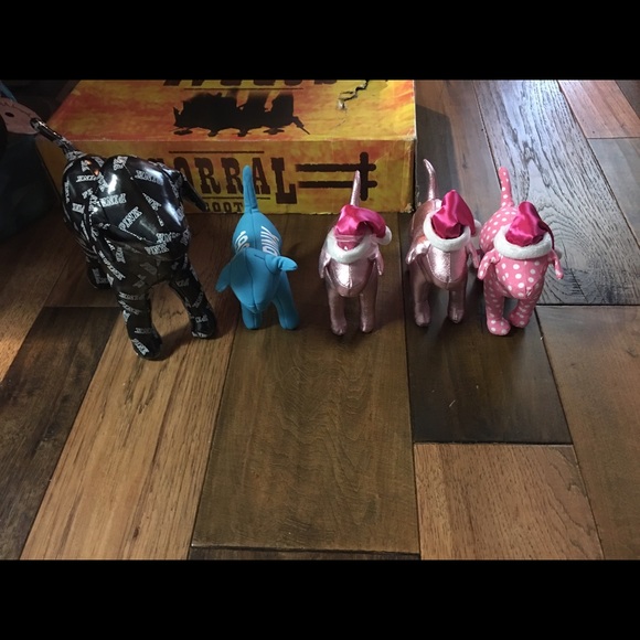VS dogs one big the rest small sold as a lot