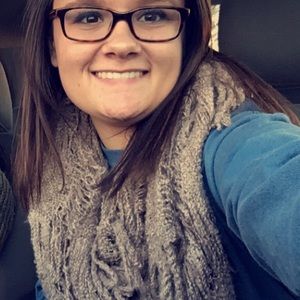 Meet your Posher, Hannah
