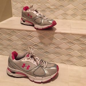 Under amour Women's shoes. Size 7