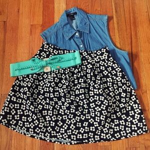 🍦Black & White Floral Skirt