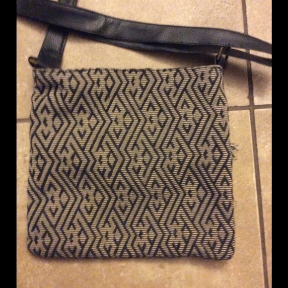 Beaded crossbody bag - Picture 3 of 3