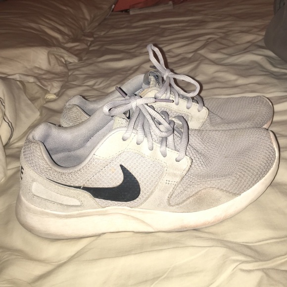 Grey Nike koshis