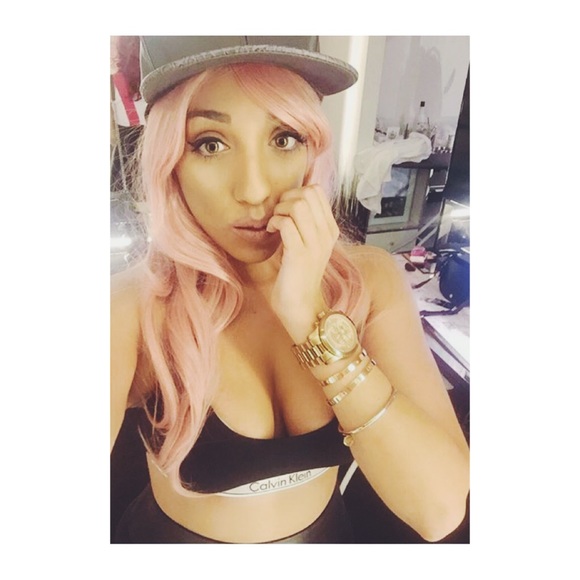 Meet your Posher Anjelika! - Picture 2 of 2