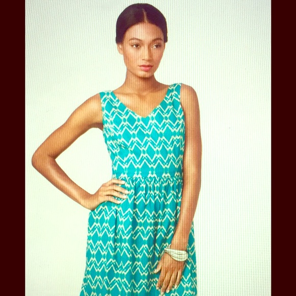 Tahari ASL - Cai Gathered Cotton V- neck dress!