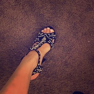 Super cute black open toe heels with design