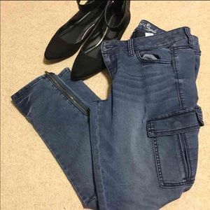 American Eagle cargo style jeggings