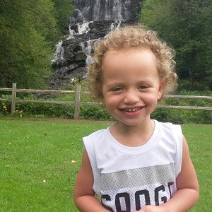 Meet your Posher, Shea