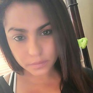 Meet your Posher, Itsia