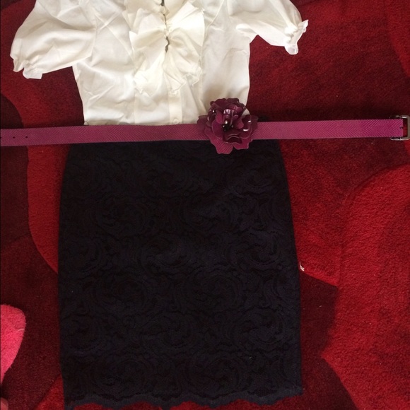 🎀Cache Lace Skirt🎀 - Picture 3 of 4
