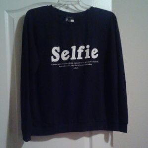 Graphic "Selfie" top