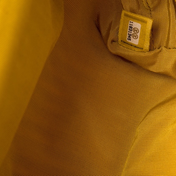 CHANEL Pleated Bow Shoulder Bag - Picture 4 of 4