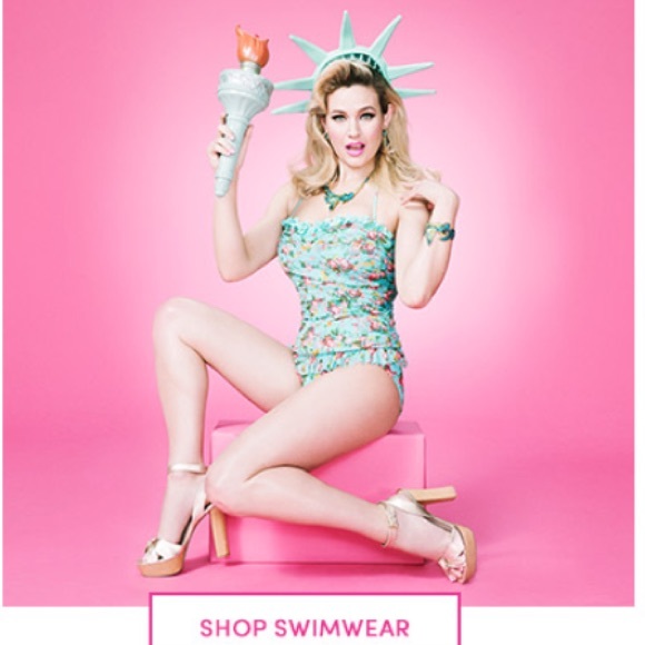 Beach Bunny Other - Flaunt It First!