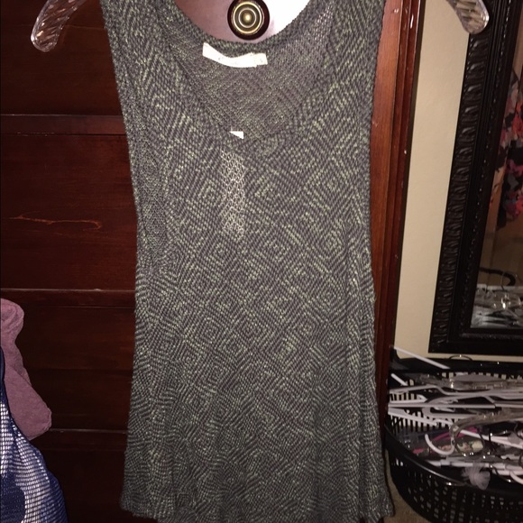 Tank top - Picture 2 of 4