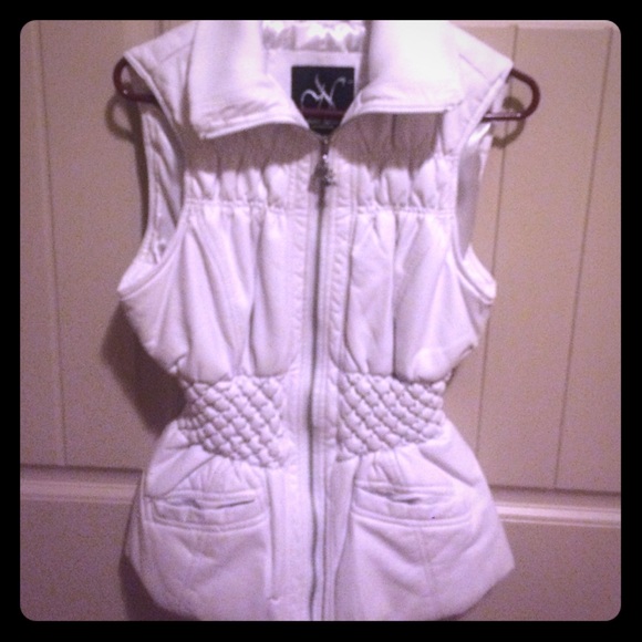Ladies white puff jacket