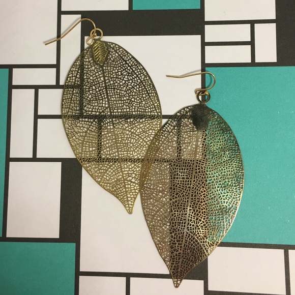 Gold Leaf Cut Out Dangle Earrings - Picture 2 of 2