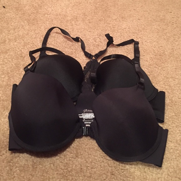 2 Black Bras