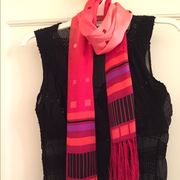 Silk Scarf Geometric pattern with red fringe NWOT - Picture 2 of 2