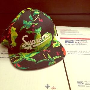 SUPREME Snap Back