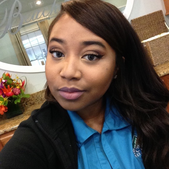 Meet your Posher, Myrisha