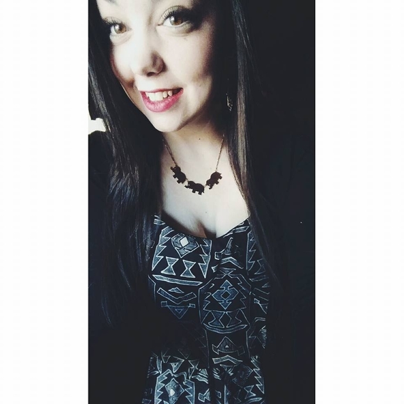 Meet your Posher, Jessica - Picture 1 of 1