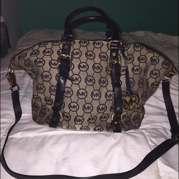Michael Kors Bradford Monogram bag - Picture 2 of 4