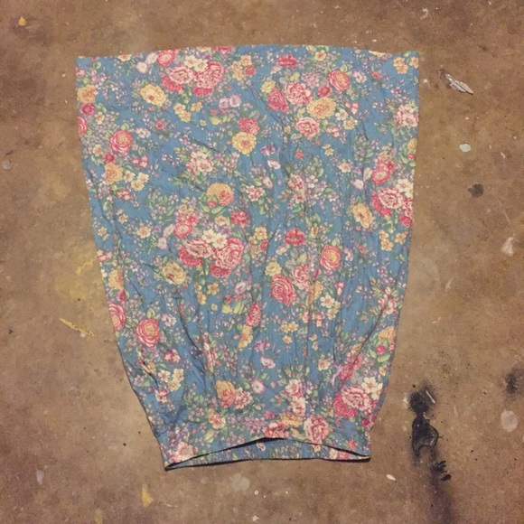 FLASH SALE 🎉🎉 Vintage Knee Length Skirt