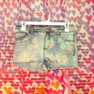 floral short shorts