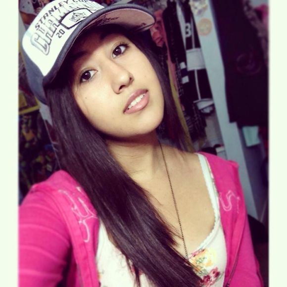 Meet your Posher, Selena