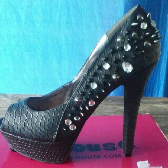 Black Shoes
