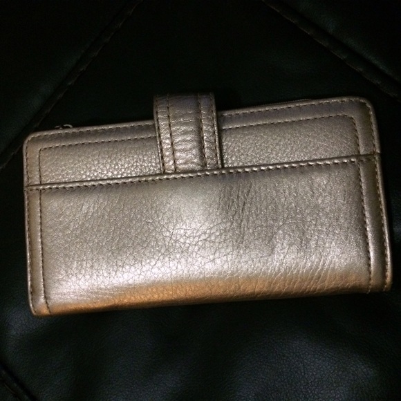 Michael Kors buckled wallet - Picture 2 of 4