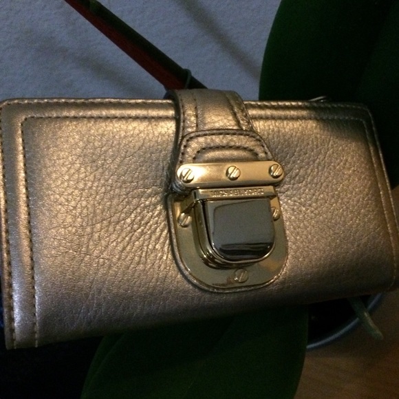 Michael Kors buckled wallet - Picture 4 of 4