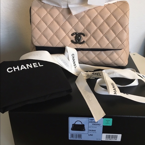 CHANEL
Coco Handbag Shoulder Bag - Picture 3 of 4